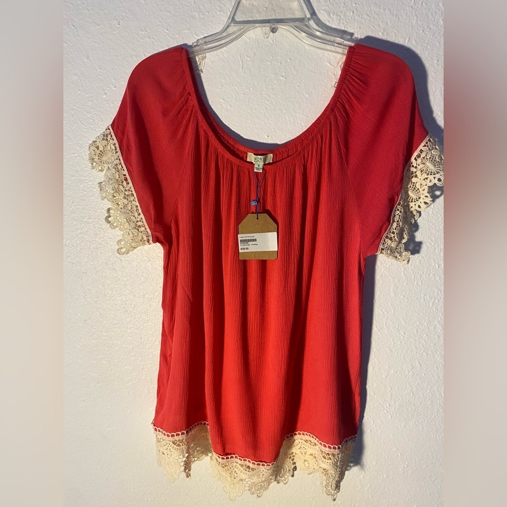 Kori cherry on or off shoulder top with crochet trim. size SM. NWT‎